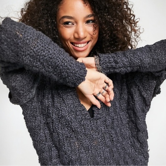 Free‎ People Oversized Bohemian Crop Sweater - Picture 3 of 10